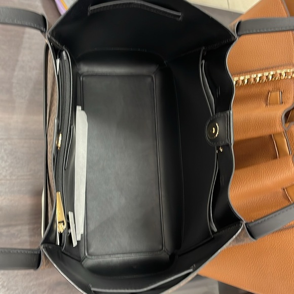 MICHAEL KORS
Reed Large Logo Belted Shoulder Tote Bag
Brown/Black 
NWT - Picture 11 of 16